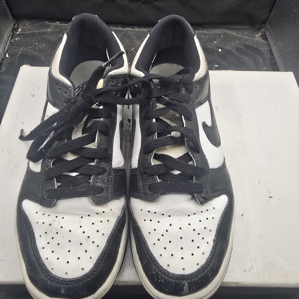 Nike Kids Sneakers in Black and White